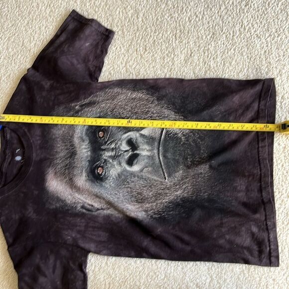 Youth boys size large (12-14) Smithsonian Gorilla faced tshirt. - Picture 6 of 6